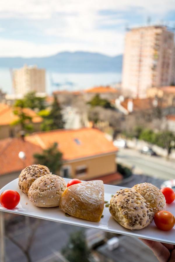 Apartment Consensus Rijeka Buitenkant foto